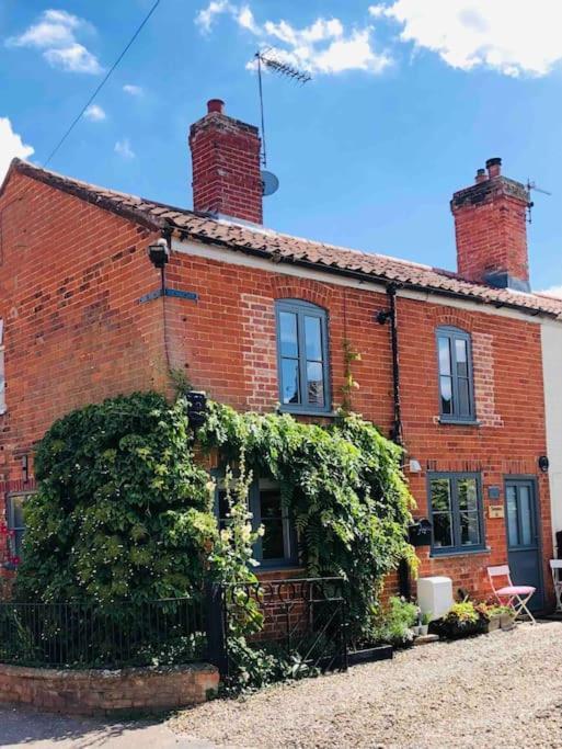 The Town House Villa Aylsham Bagian luar foto