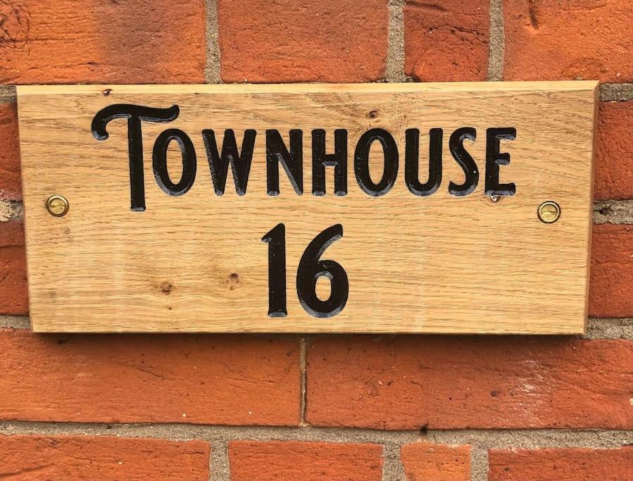 The Town House Villa Aylsham Bagian luar foto